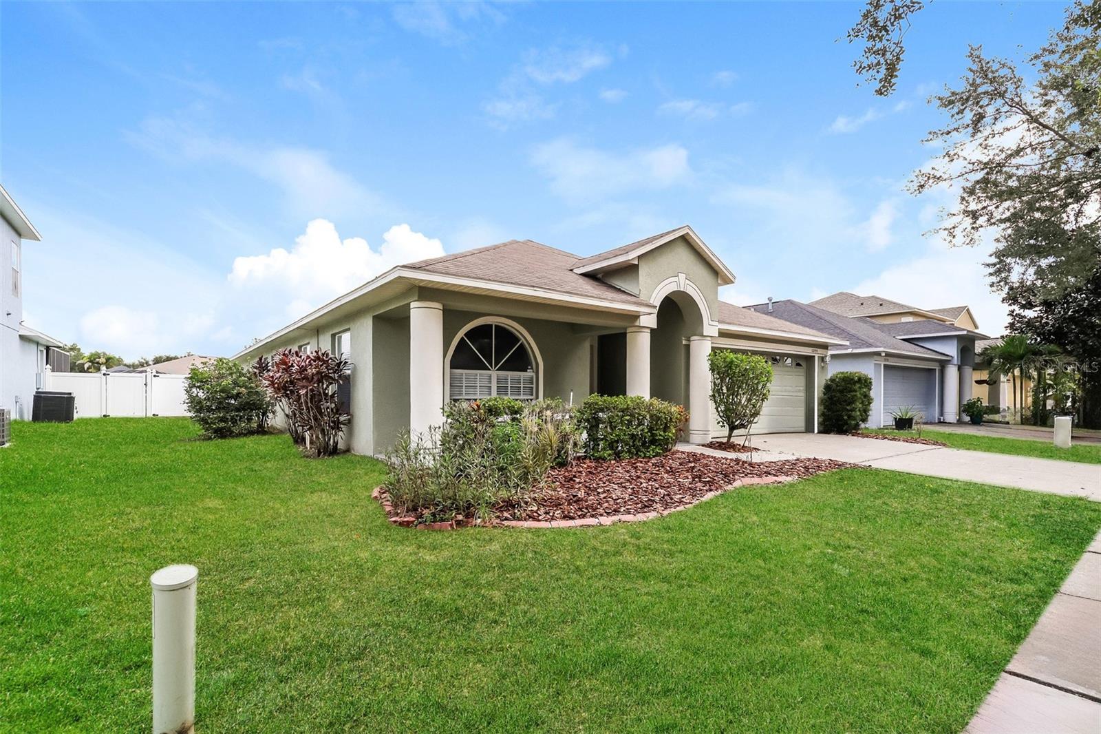 12755 Standbridge Dr — photo