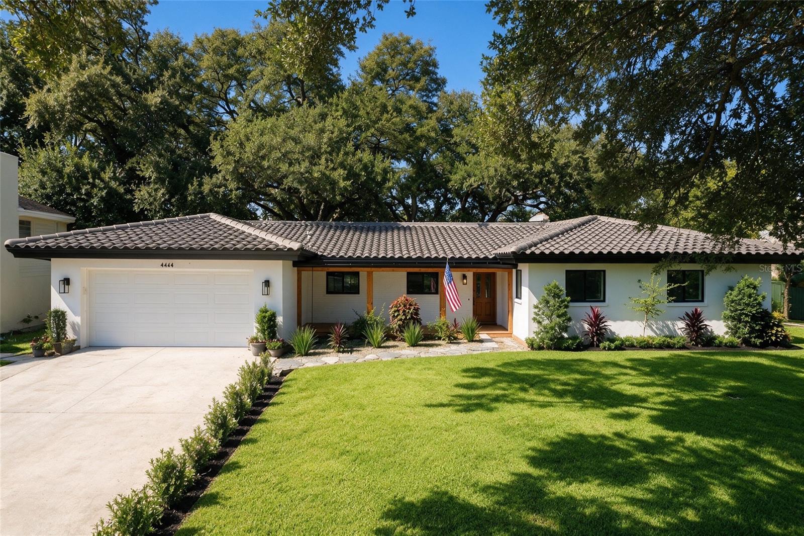 2218 Hennesen Dr — photo