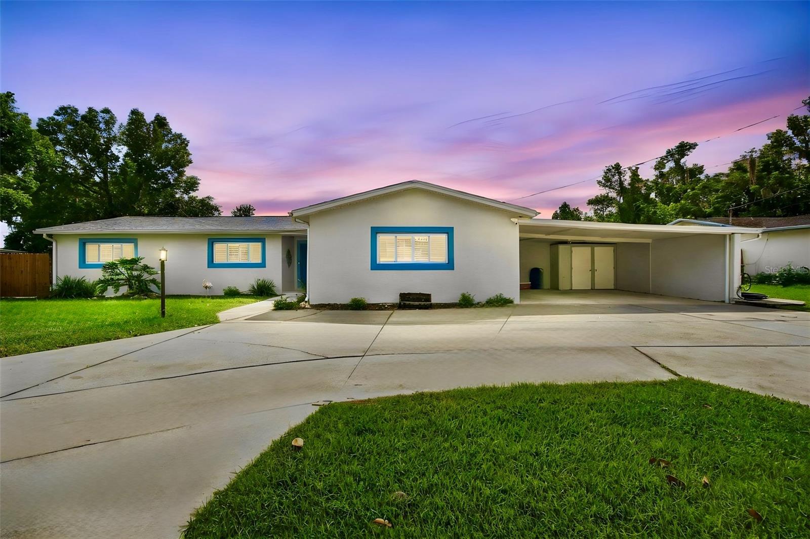 1303 SE Kings Bay Dr — photo