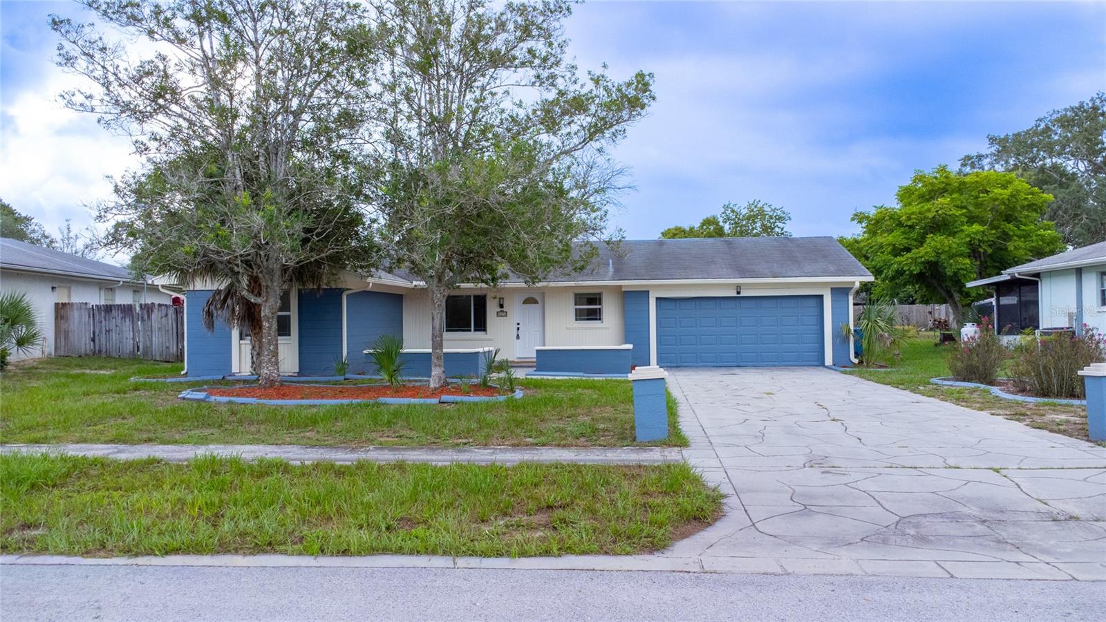 5176 Wellington Rd — photo