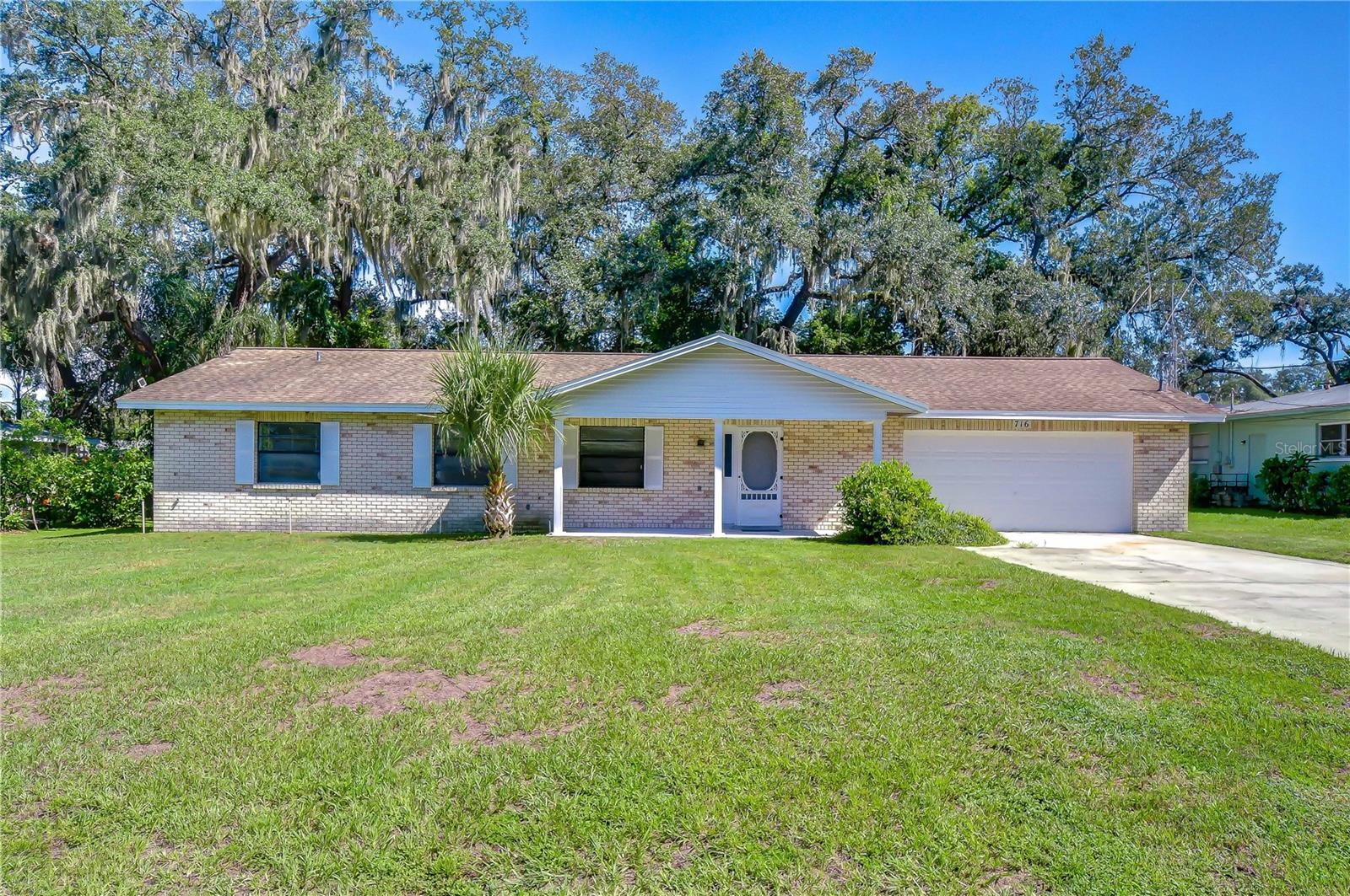 716 Westwood Dr — photo