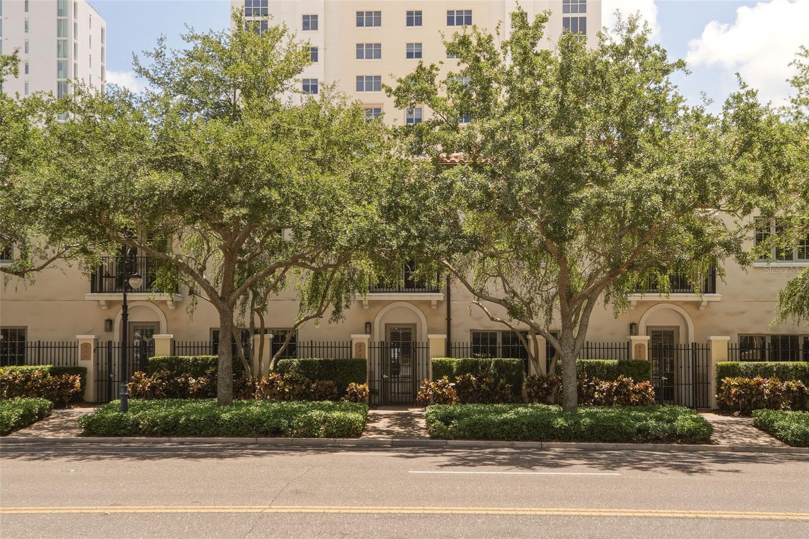 300 Beach Dr NE #309 — photo