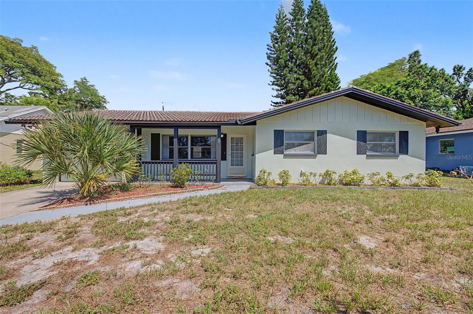 1073 Kenwood Dr — photo