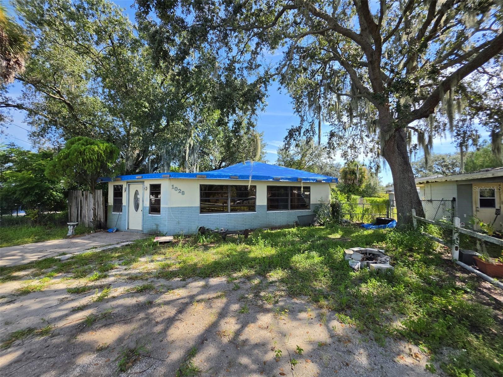 1028 Sunshine Dr E — photo