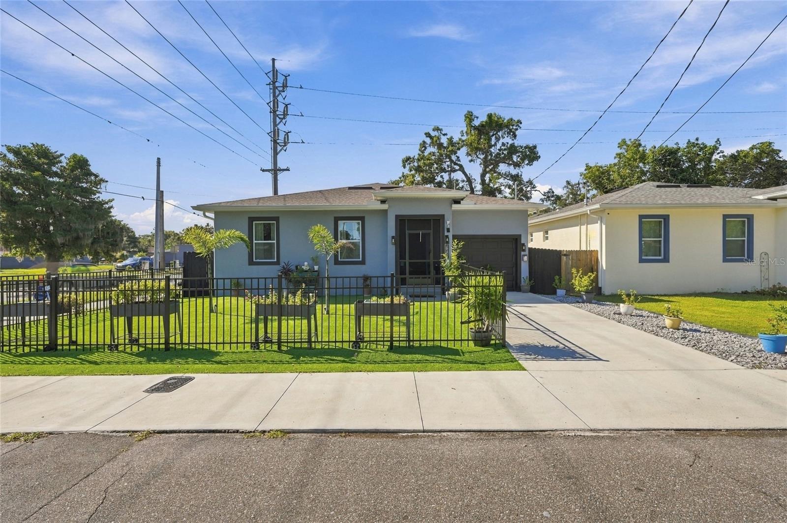3219 E Emma St — photo