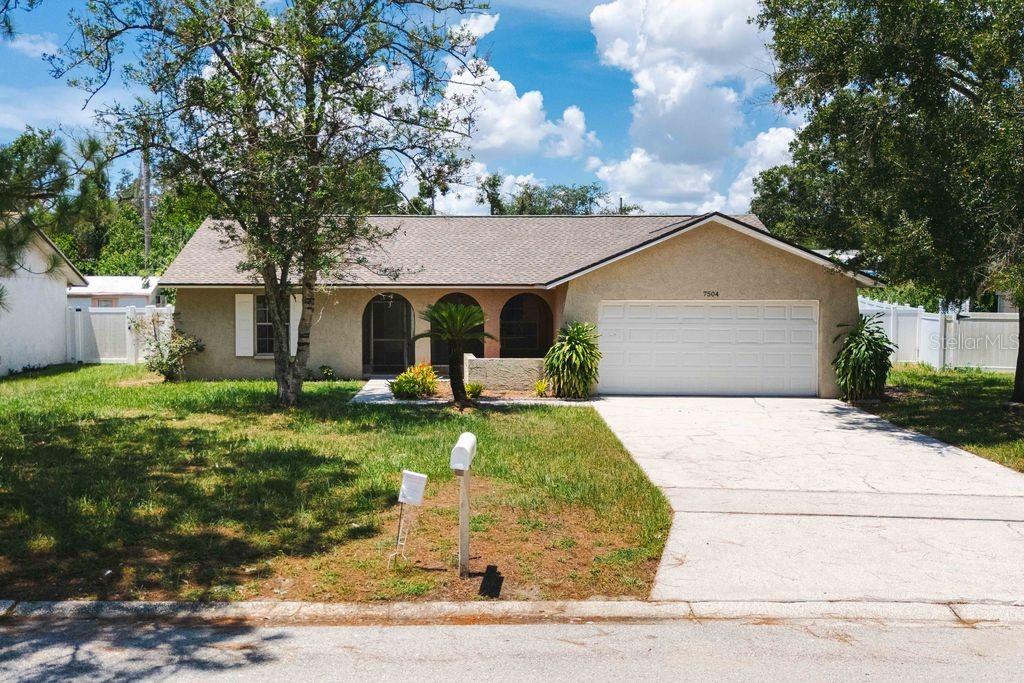 7504 N Sanibel Cir — photo