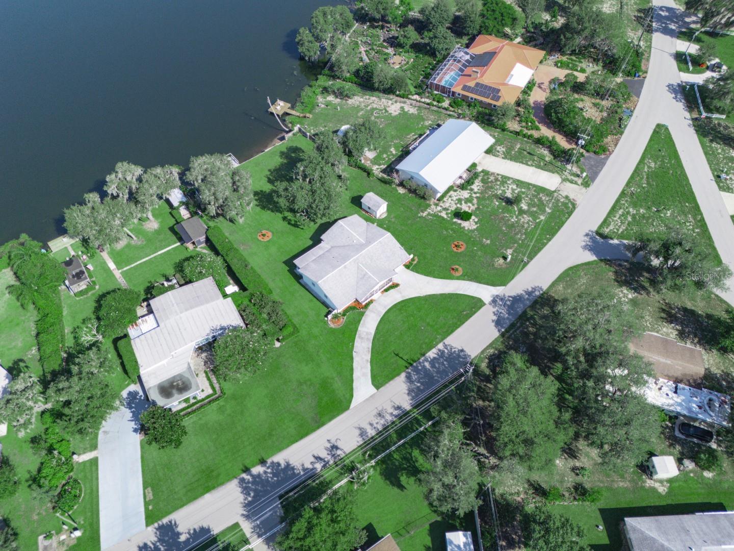 619 Lake Blue Dr — photo