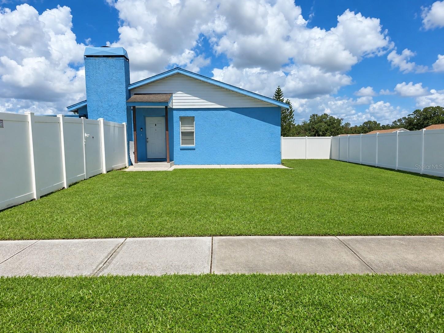 1246 Coolridge Dr — photo