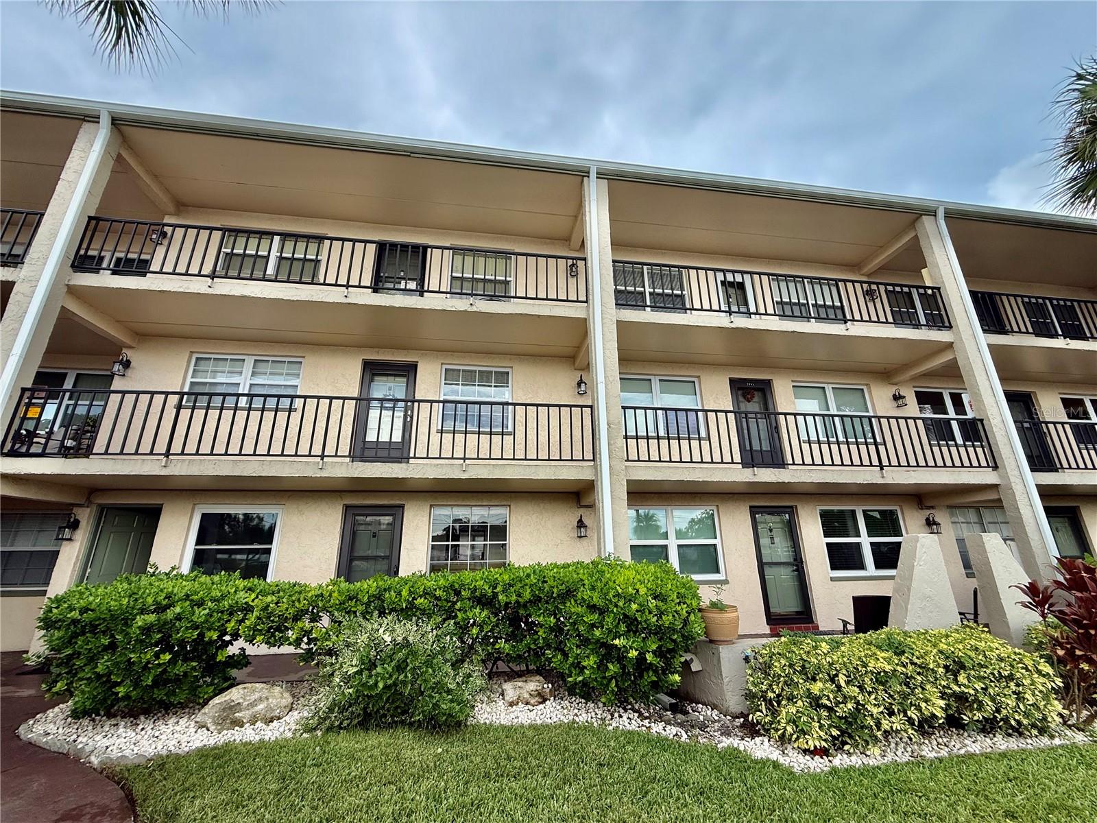 11700 Park Blvd #106 — photo