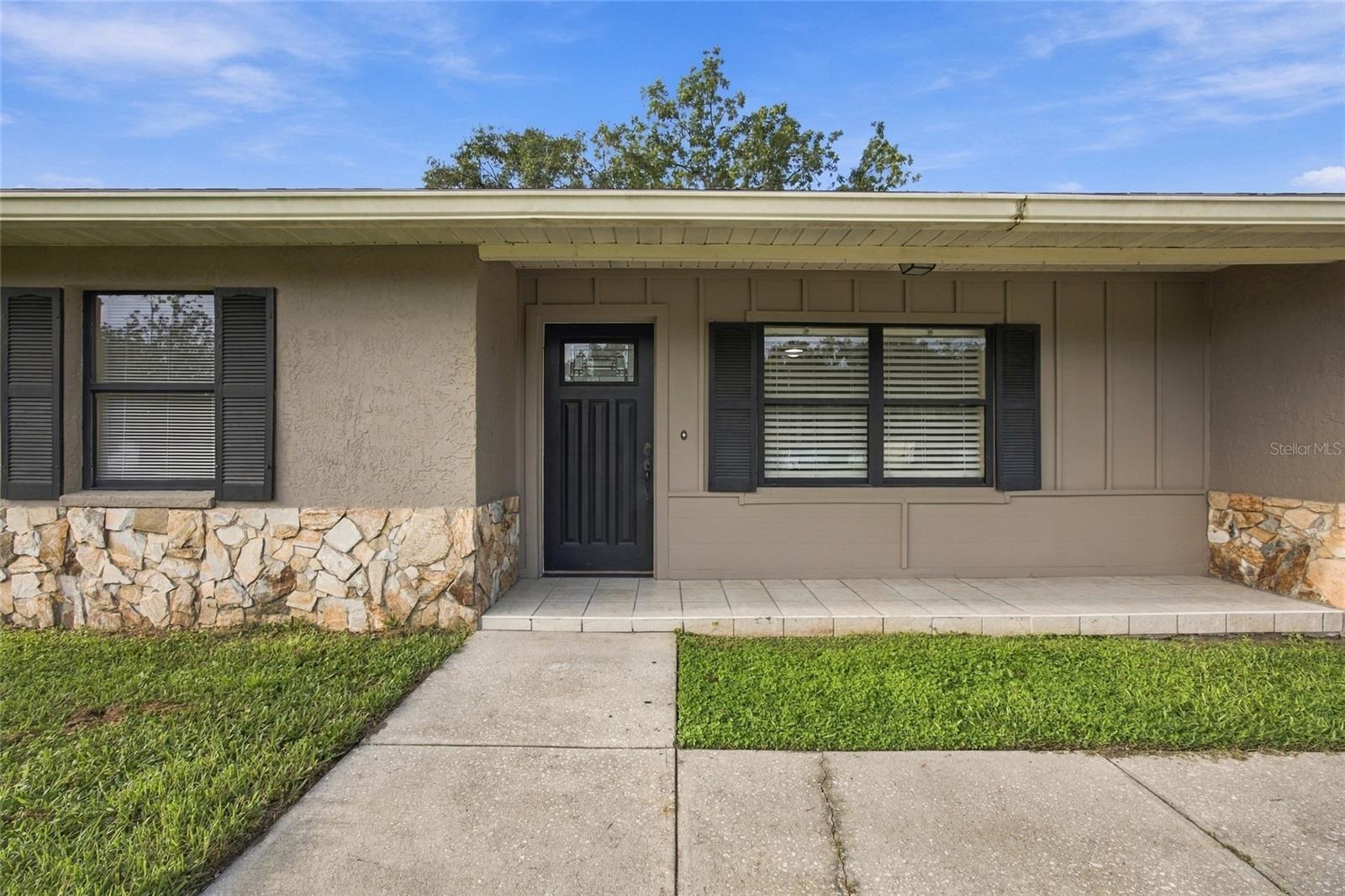 7021 Sheffield Dr — photo