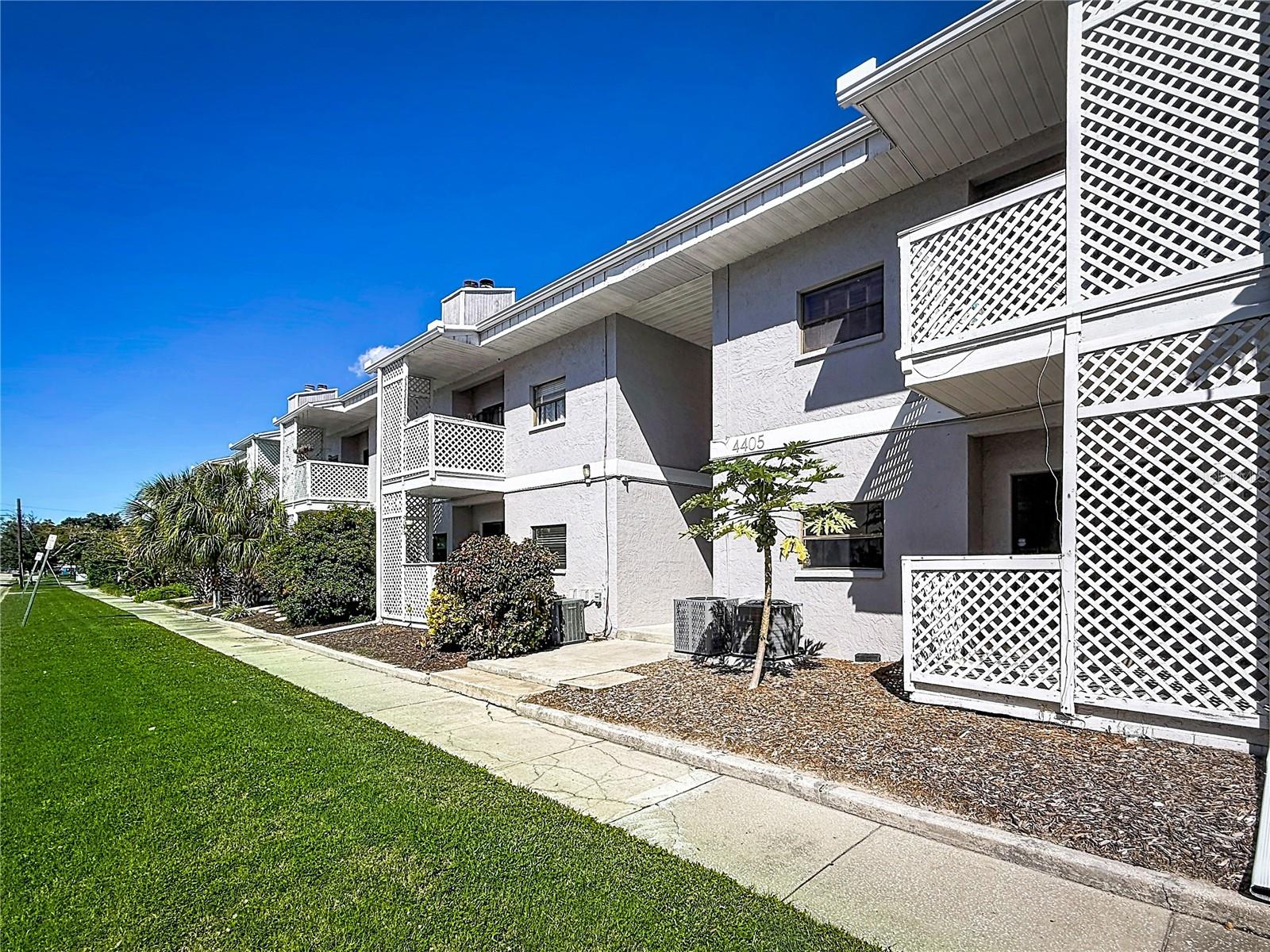 4405 W Fair Oaks Ave #19 — photo