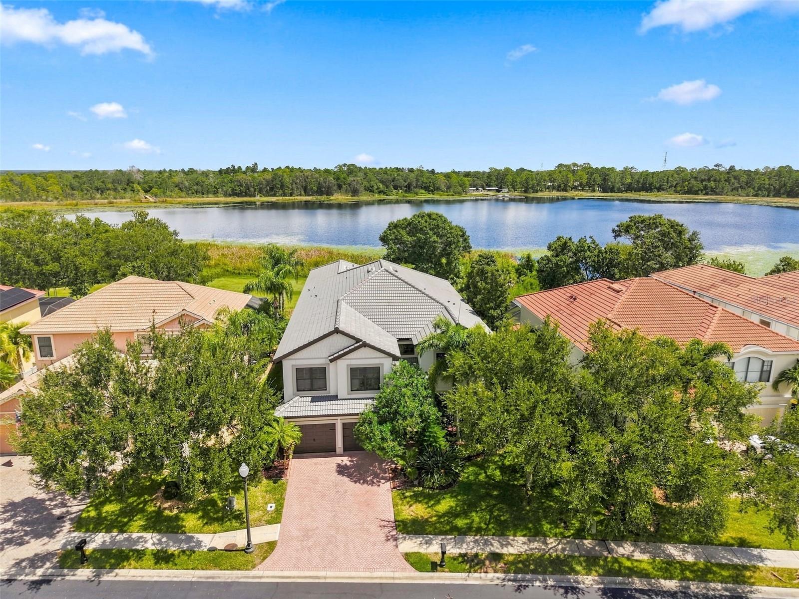 2707 Lakebreeze Ln S — photo