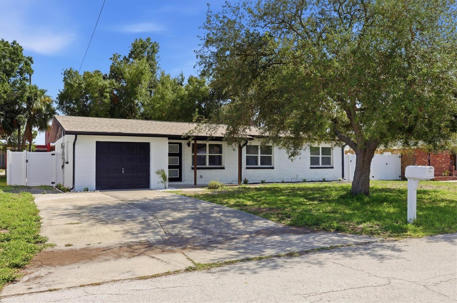 4420 W Bay Court Ave — photo