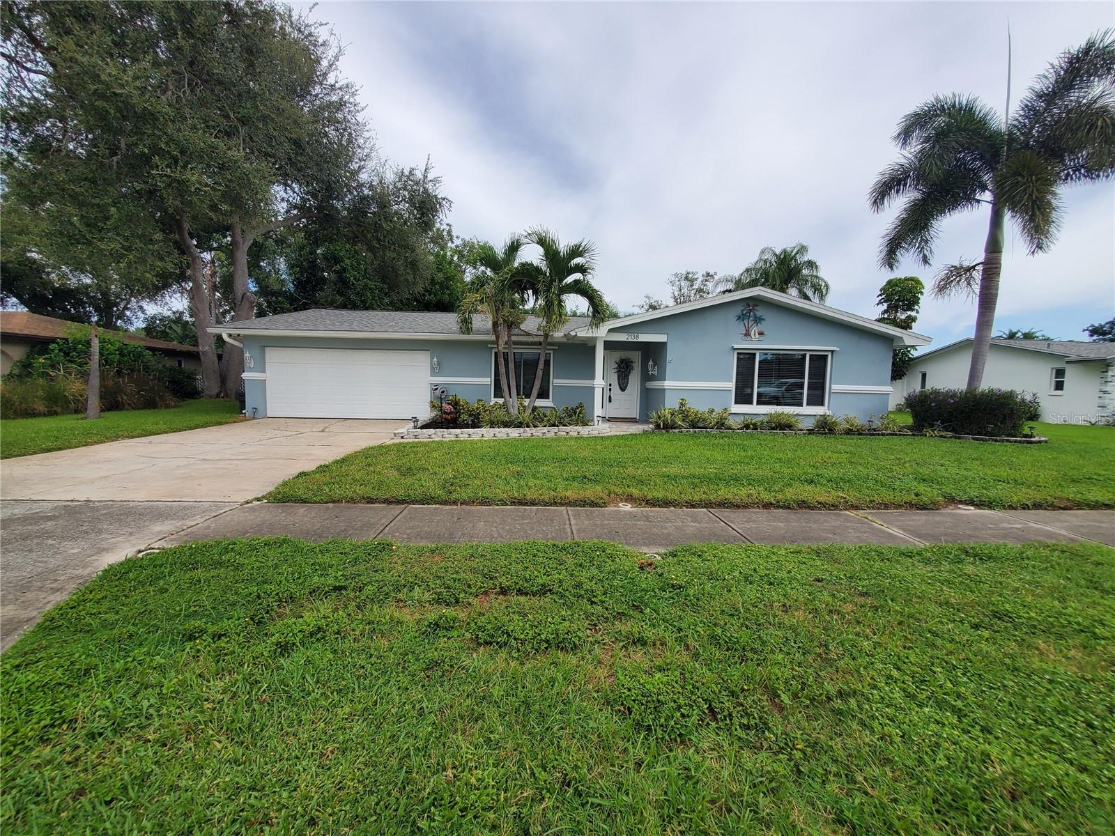 2138 Grove Pl — photo