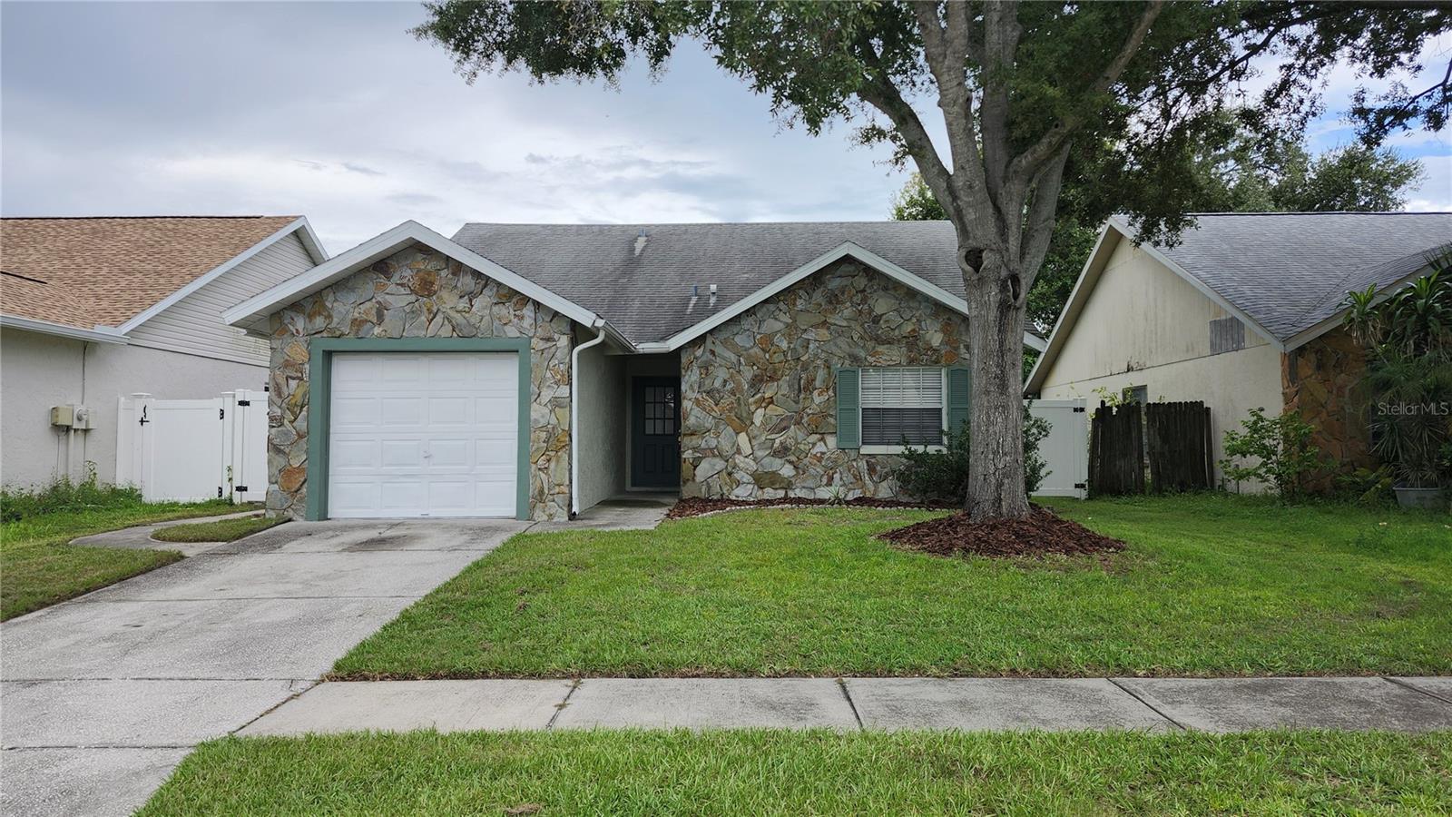 1306 Coolridge Dr — photo