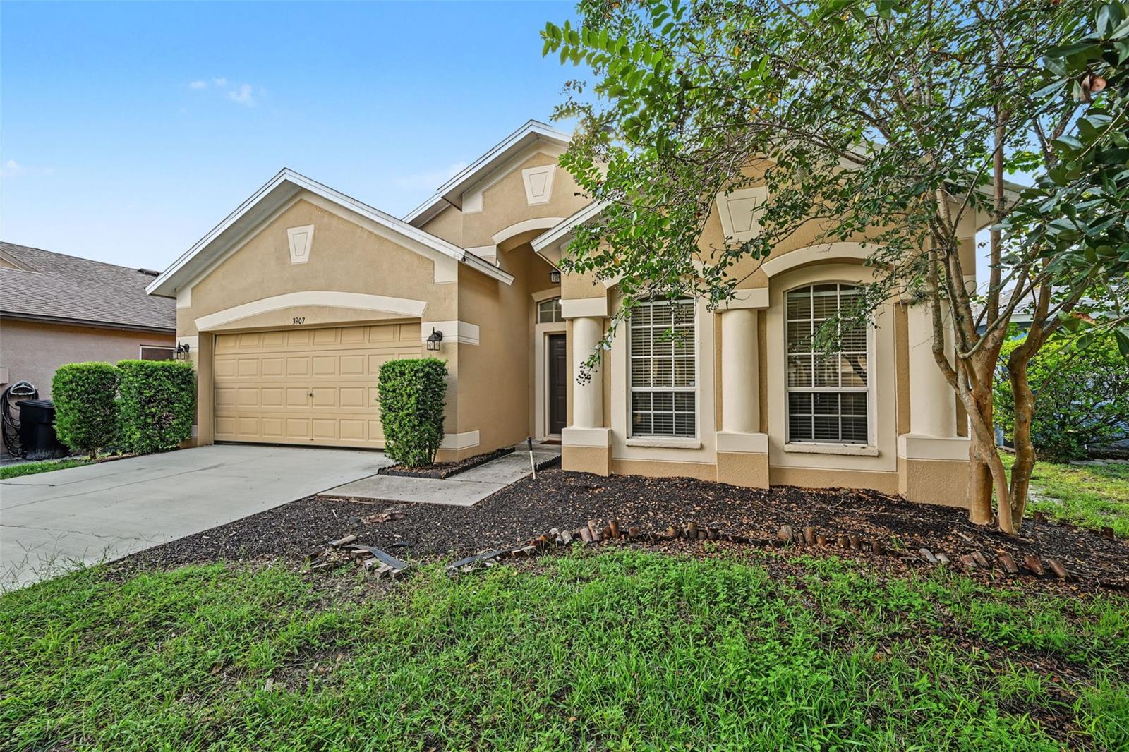 3907 Lockridge Dr — photo