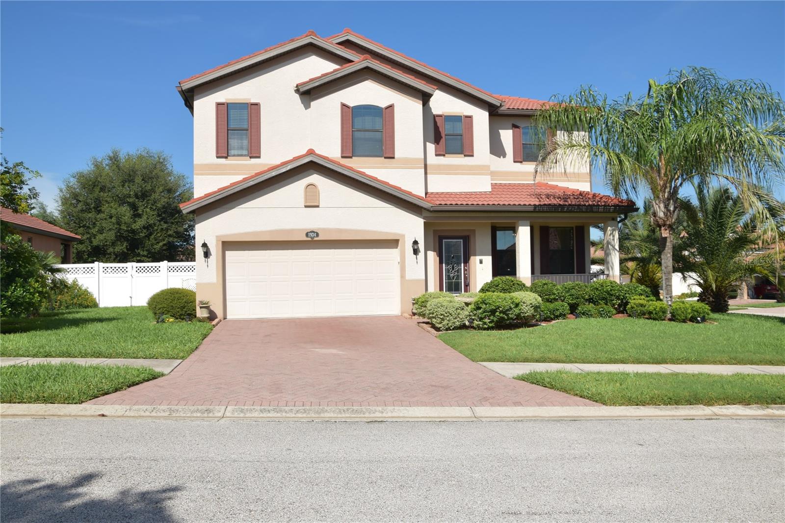 1934 Altavista Cir — photo
