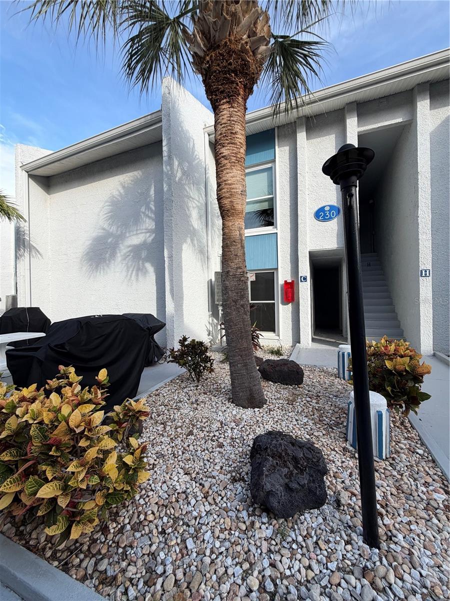 230 Medallion Blvd #C — photo