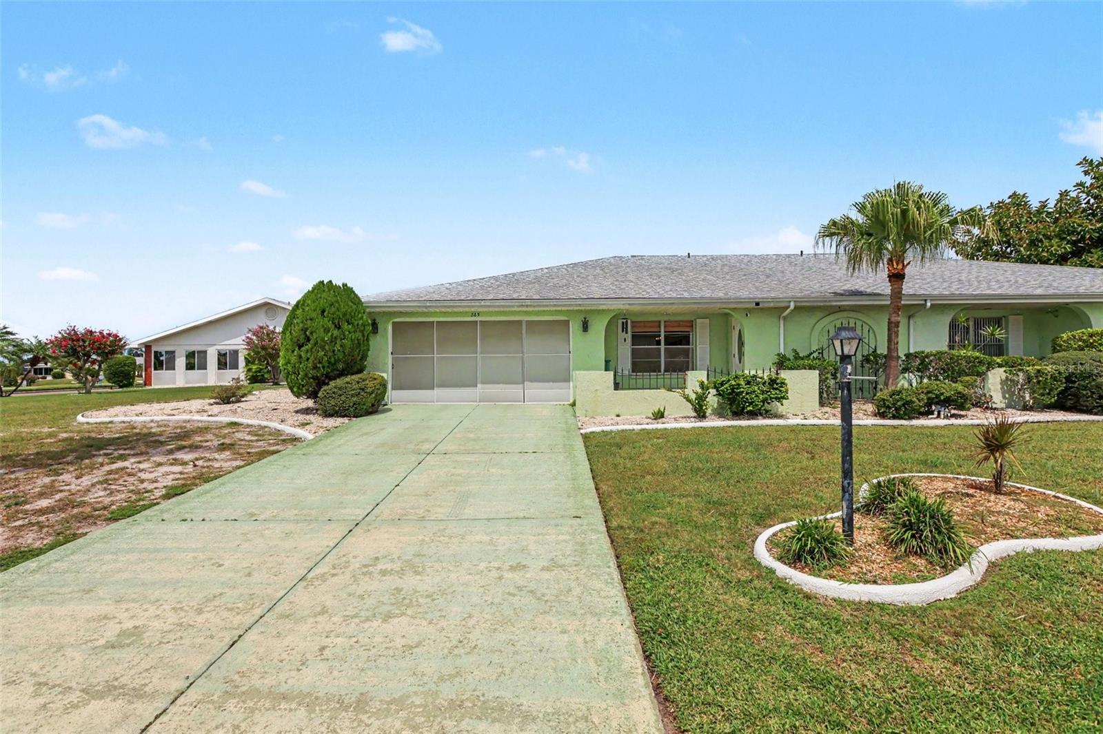 385 Club Manor Dr — photo
