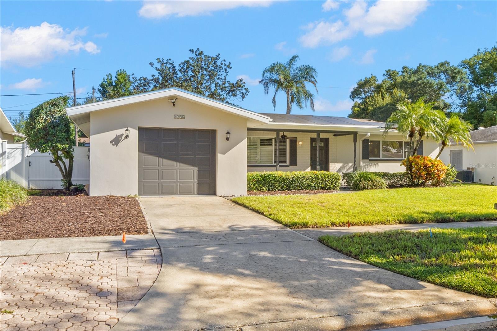 2254 Morningside Dr — photo
