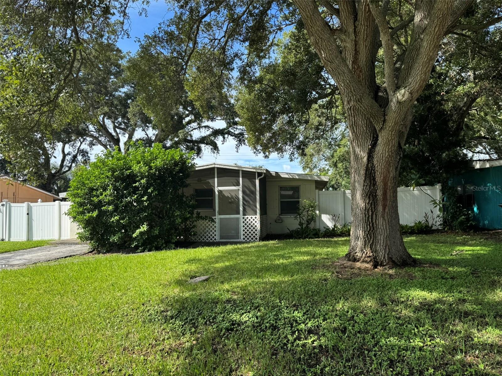 3033 Karen Ave — photo