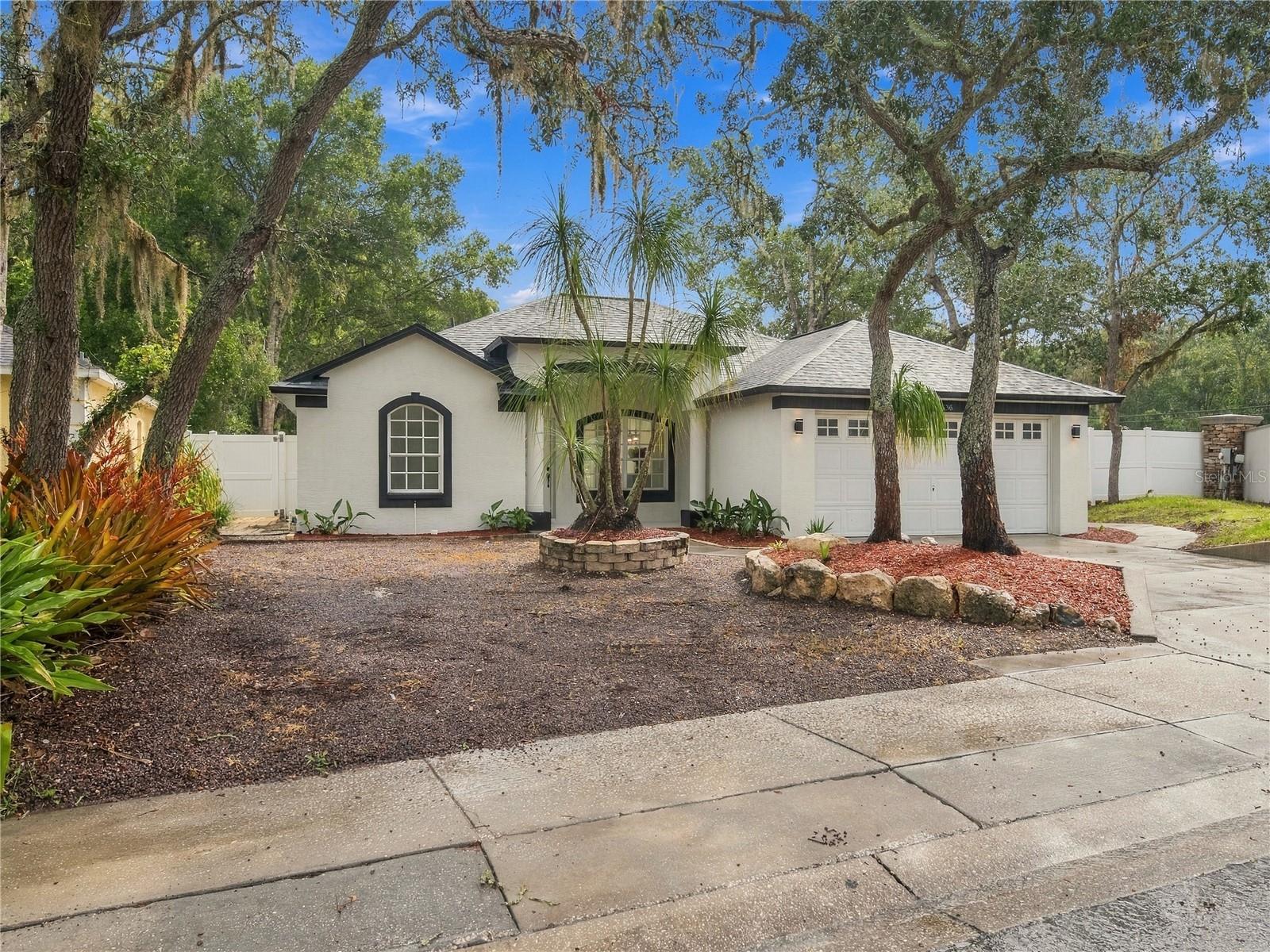 11836 Hunters Lake Dr — photo