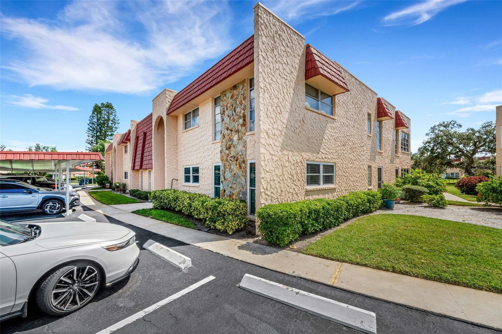223 Buttonwood Cir #223 — photo
