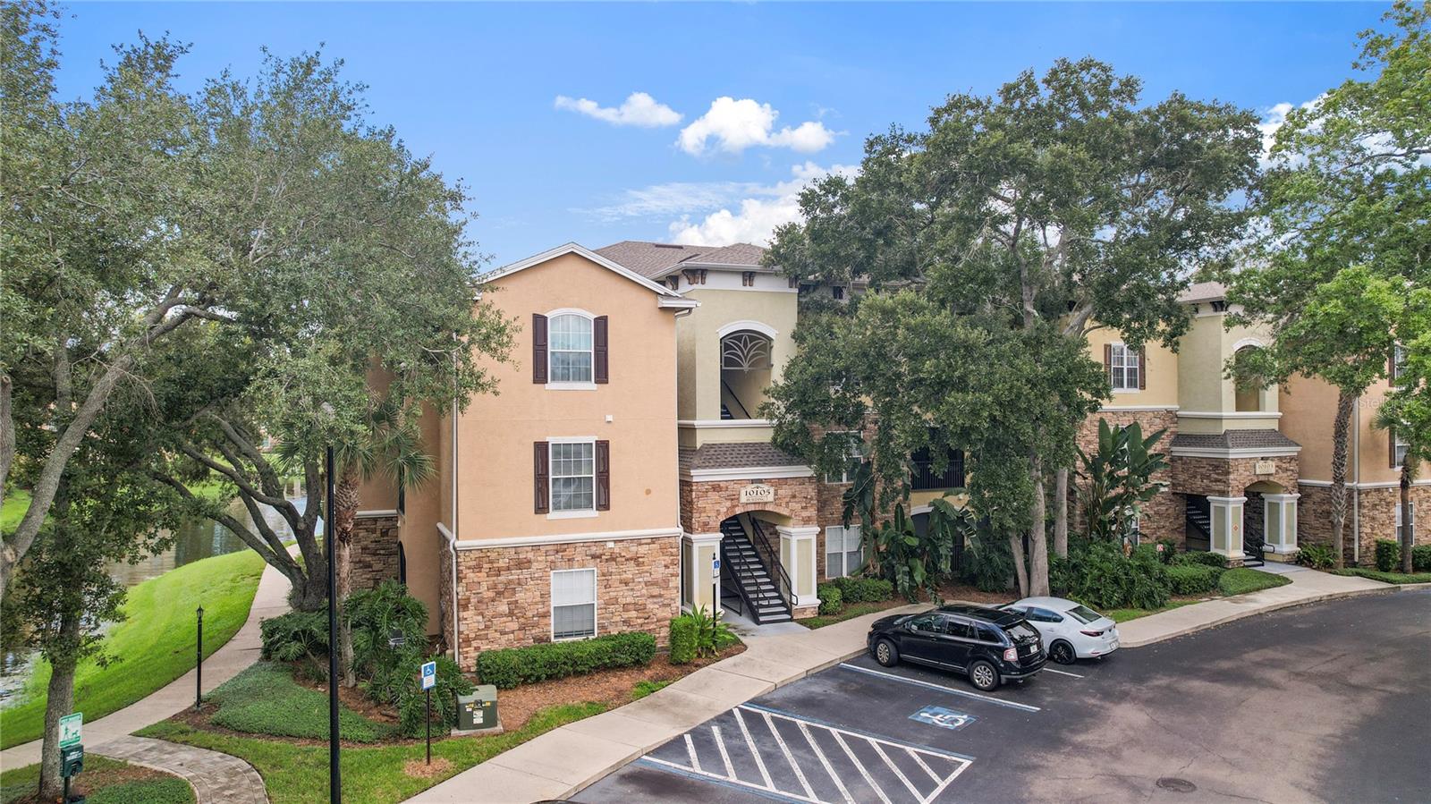 10105 Courtney Oaks Cir #203 — photo