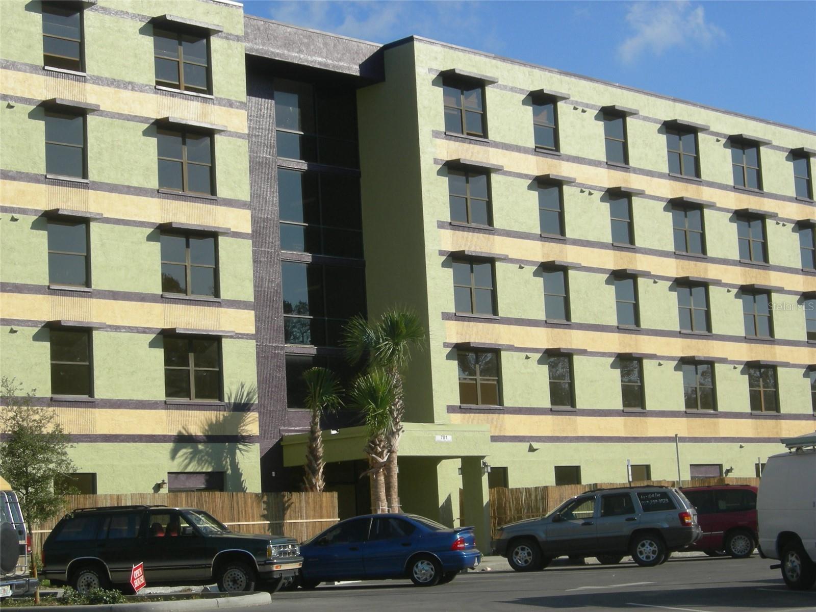 701 S Madison Ave #405 — photo
