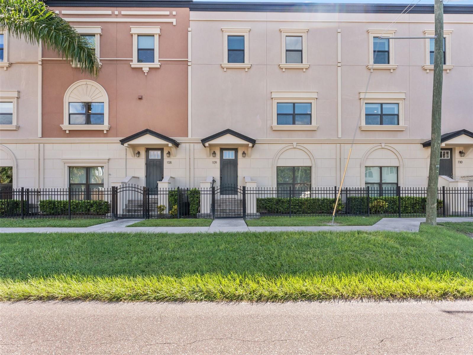 3421 W Horatio St #109 — photo