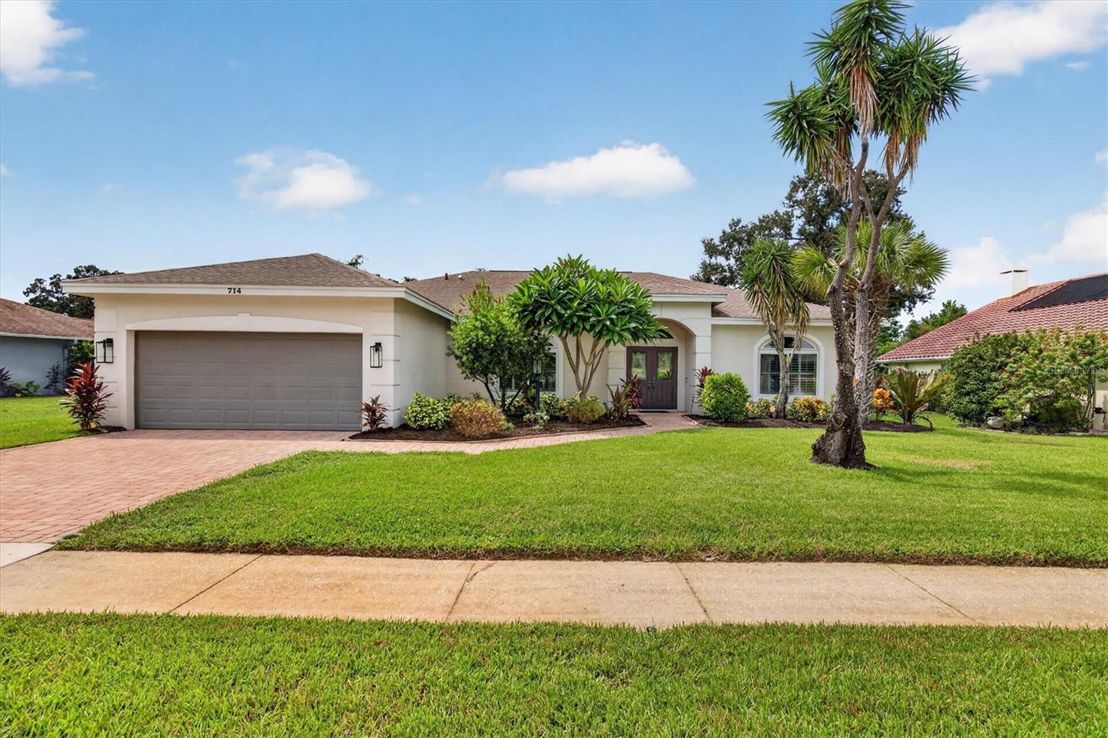 714 Hidden Lake Dr — photo