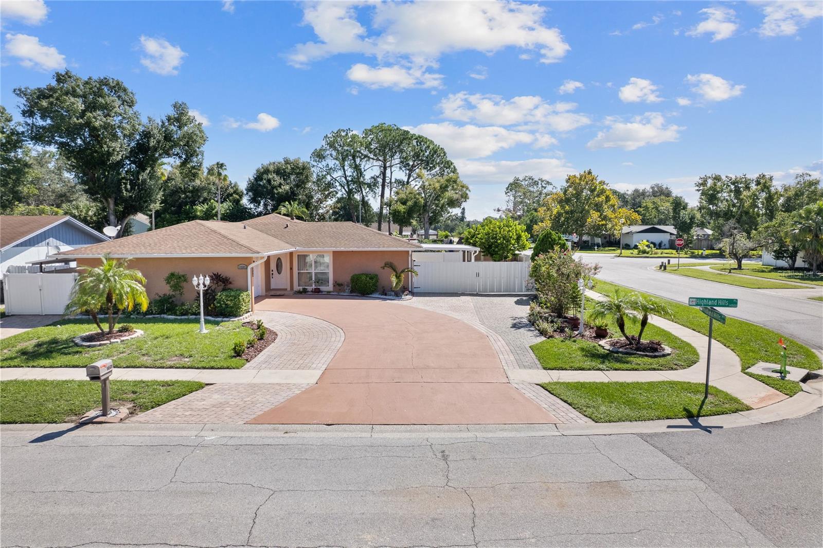 14501 Highland Hills Pl — photo
