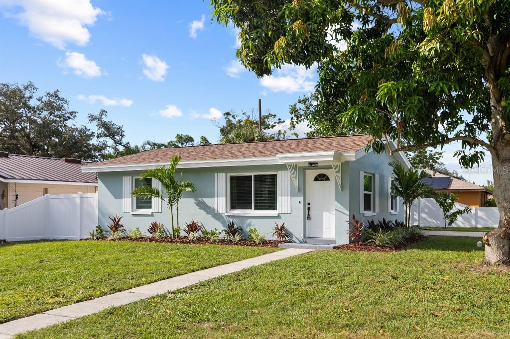 2403 Adrian Ave — photo