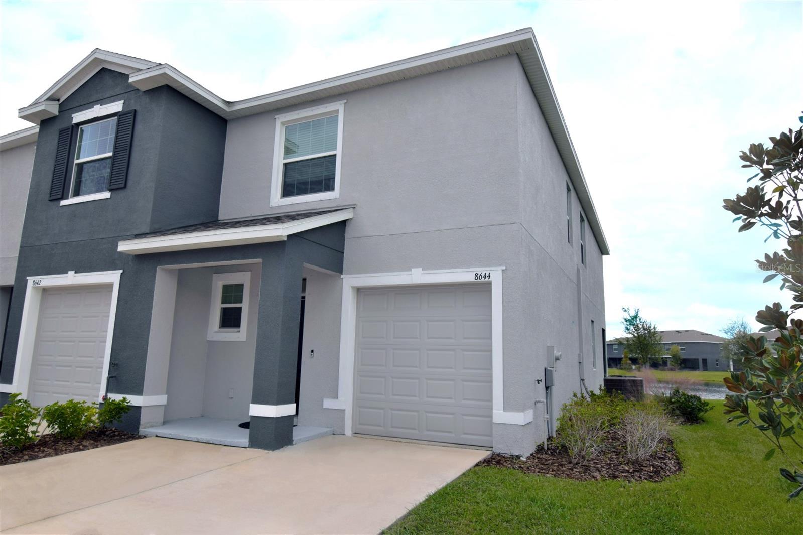 8644 Falling Blue Pl — photo