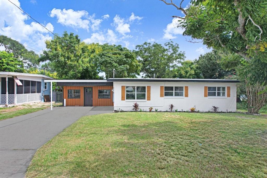 124 Edgewater Dr — photo