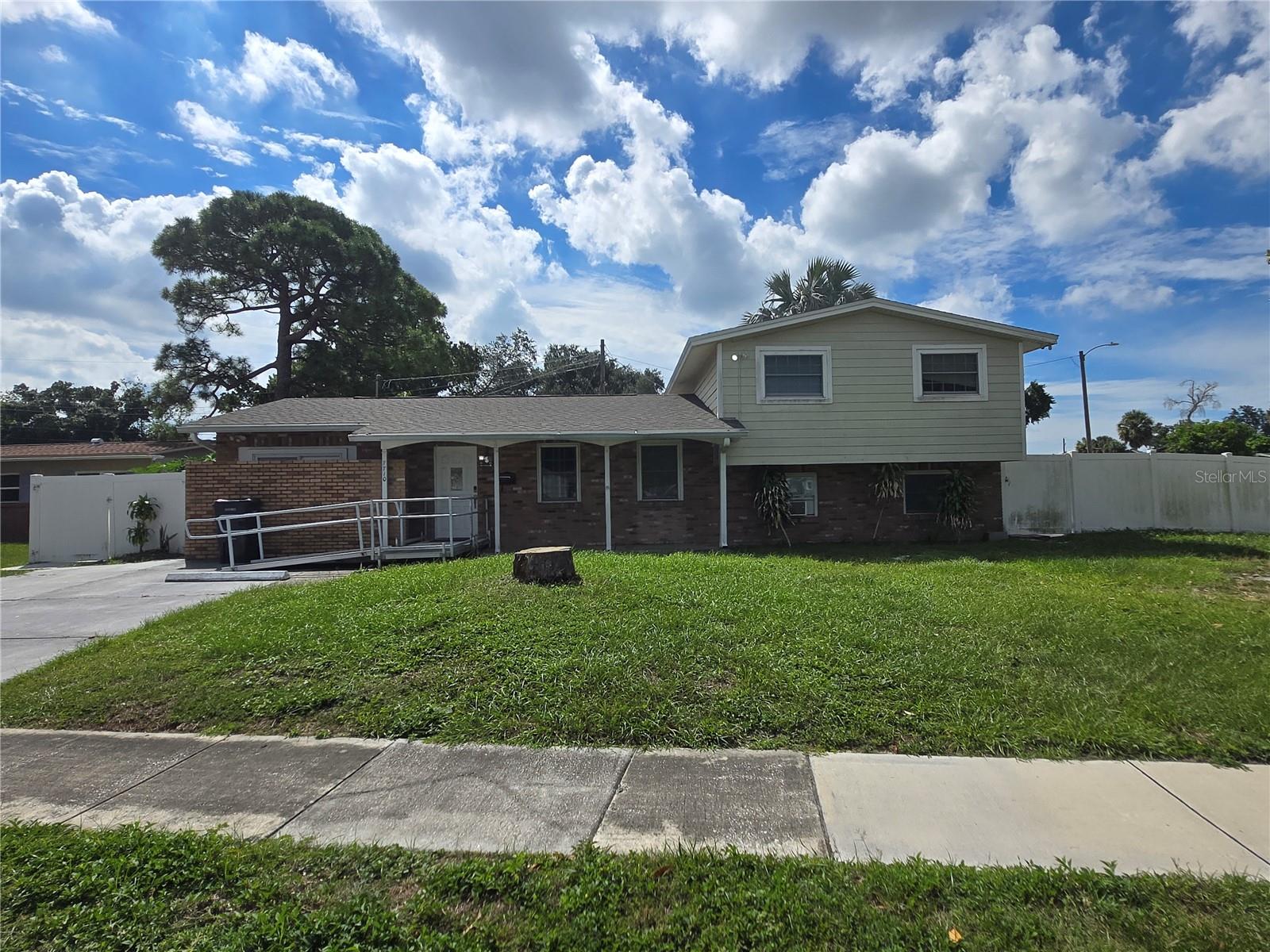 7710 W Hanna Ave — photo