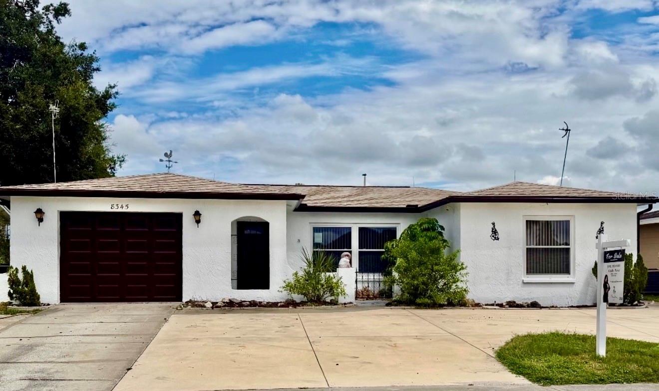 8345 Fox Hollow Dr — photo