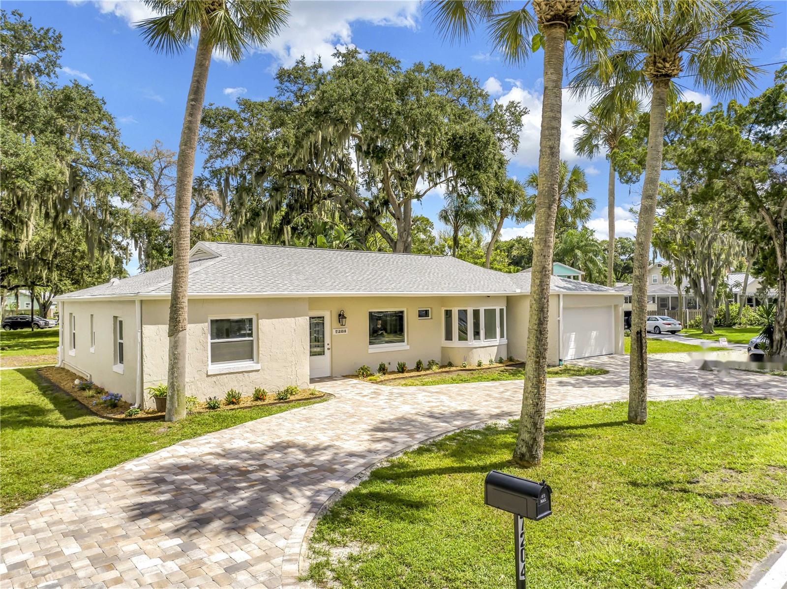7204 Grand Blvd — photo