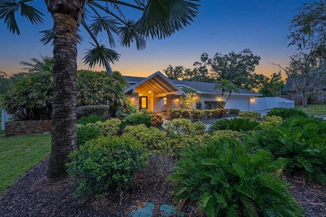 921 College Hill Dr — photo