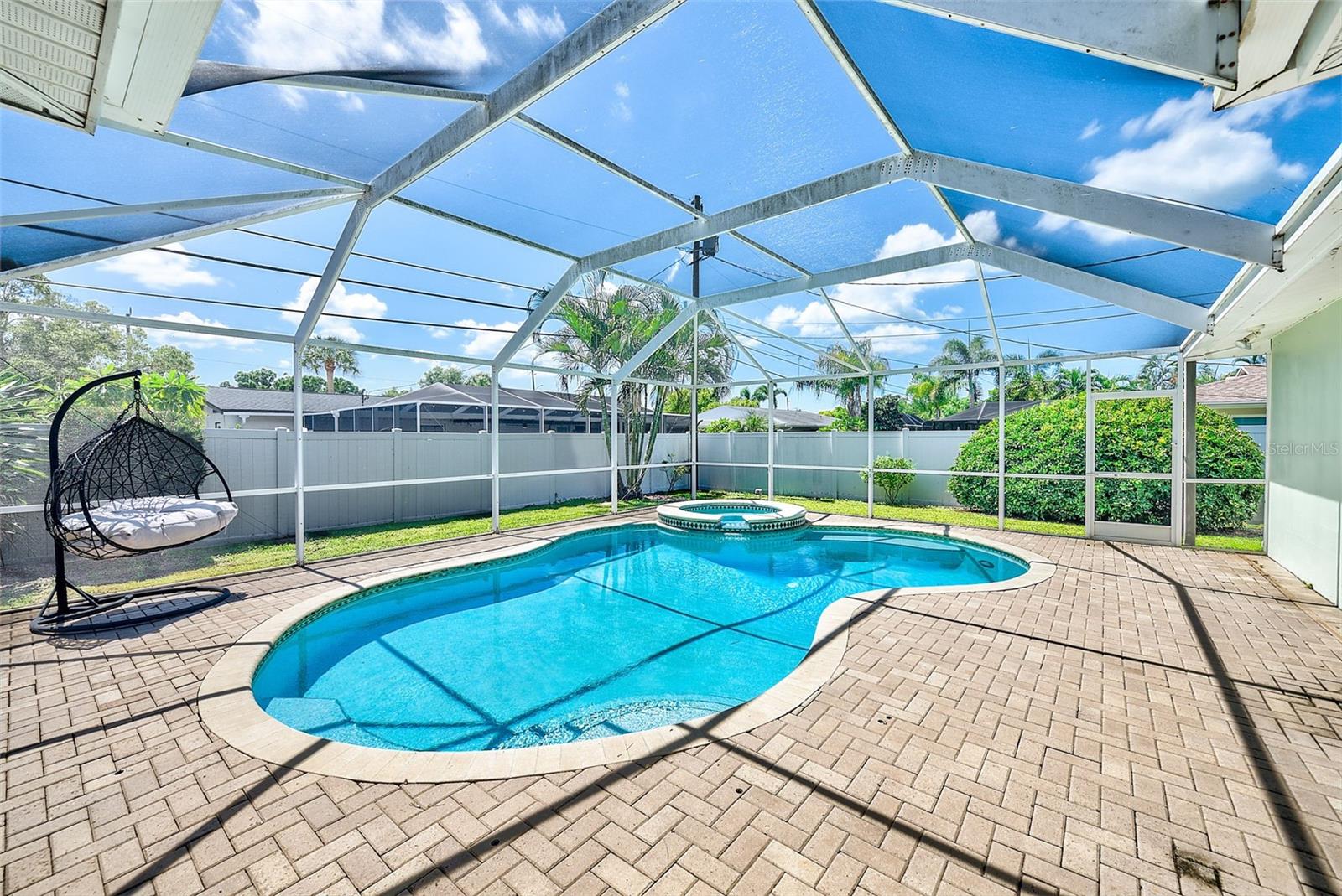 809 Jacaranda Drive, Largo, FL 33770 — photo 2