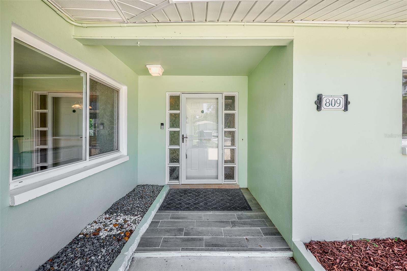809 Jacaranda Drive, Largo, FL 33770 — photo 3
