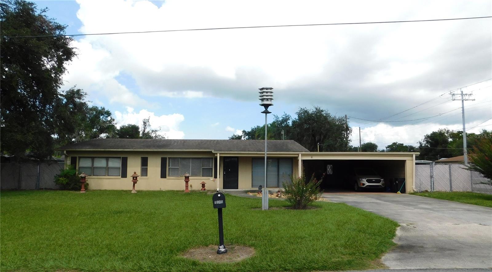 1506 Oakdale St — photo
