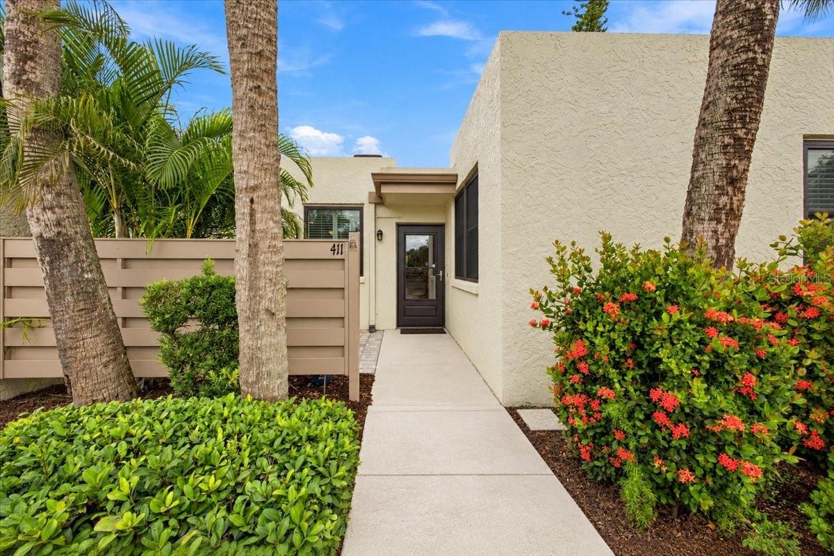 411 Palm Tree Dr #411 — photo