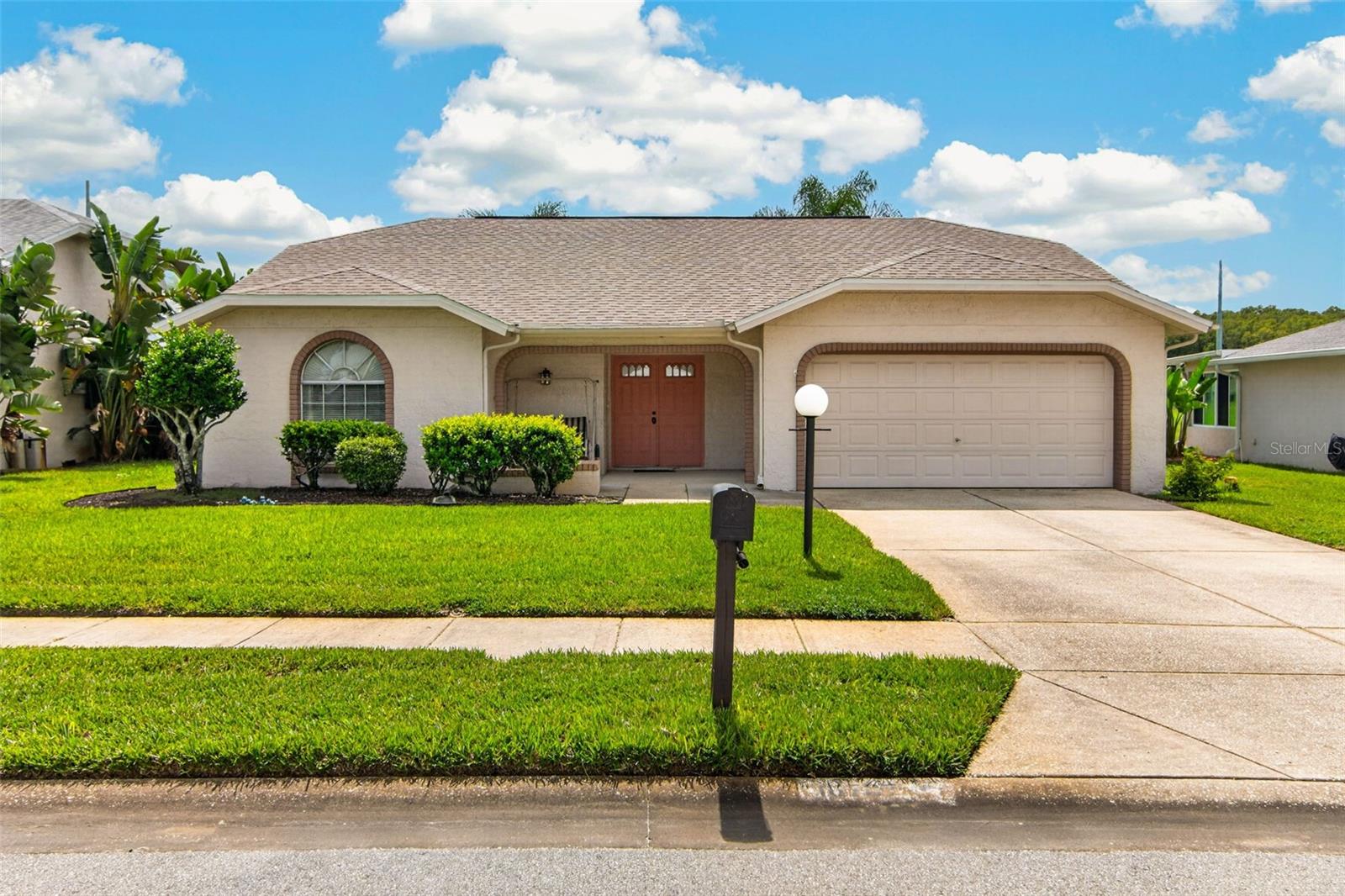 10707 Fallen Leaf Ln — photo