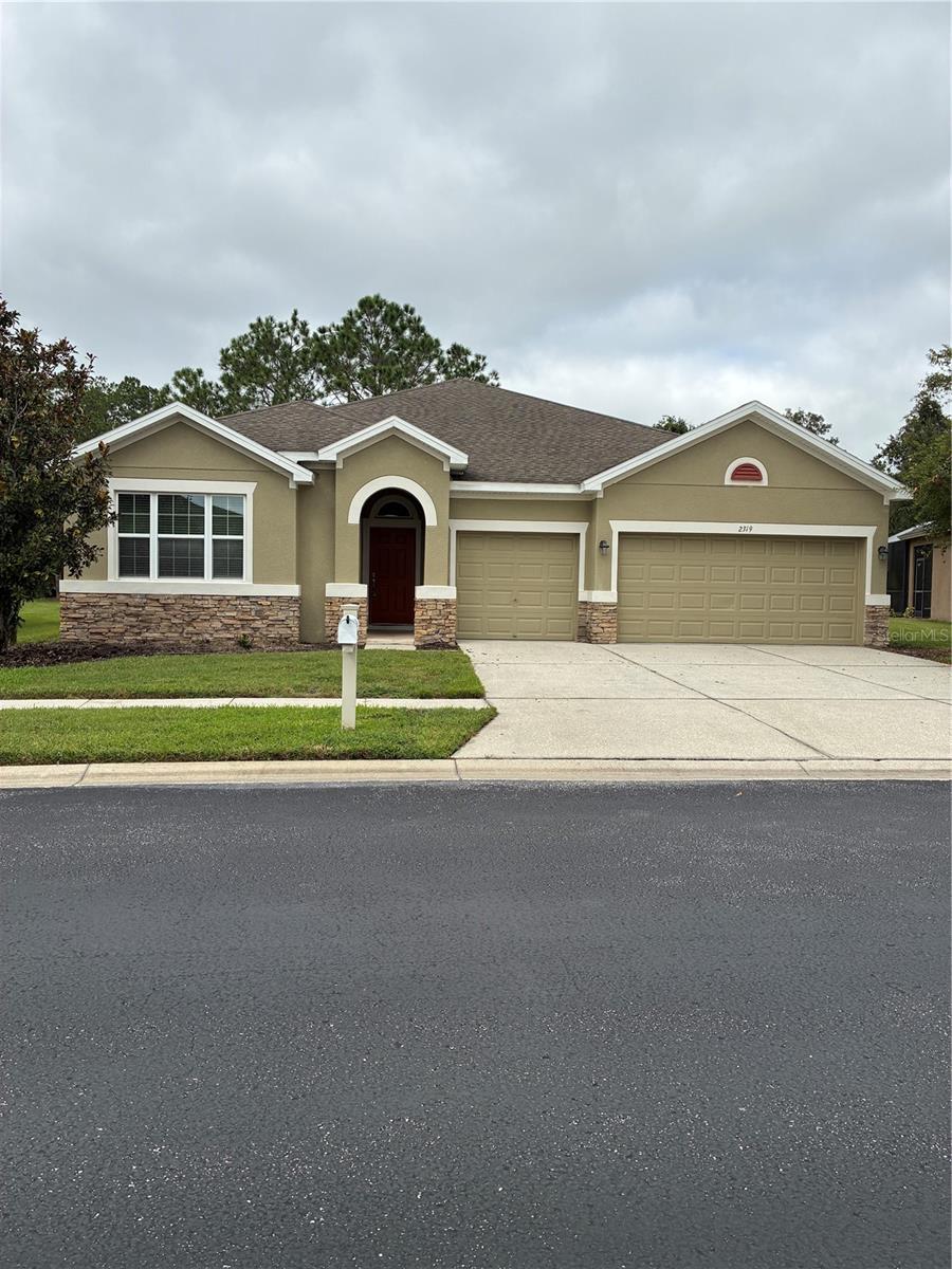 2319 Nesslewood Dr — photo