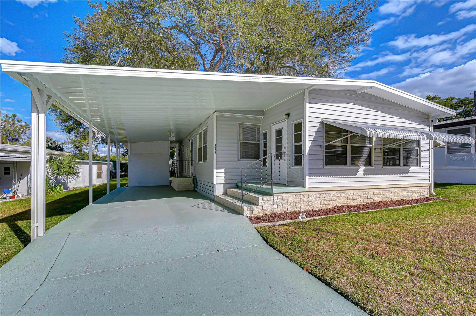 6128 Ridgewood Dr — photo