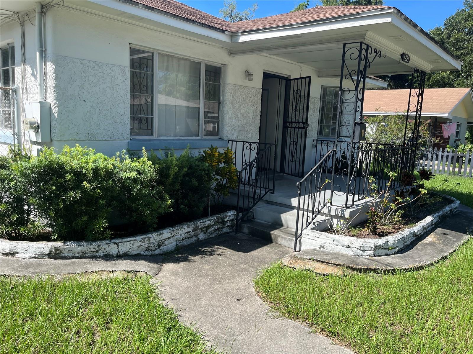 1227 E 24th Ave — photo