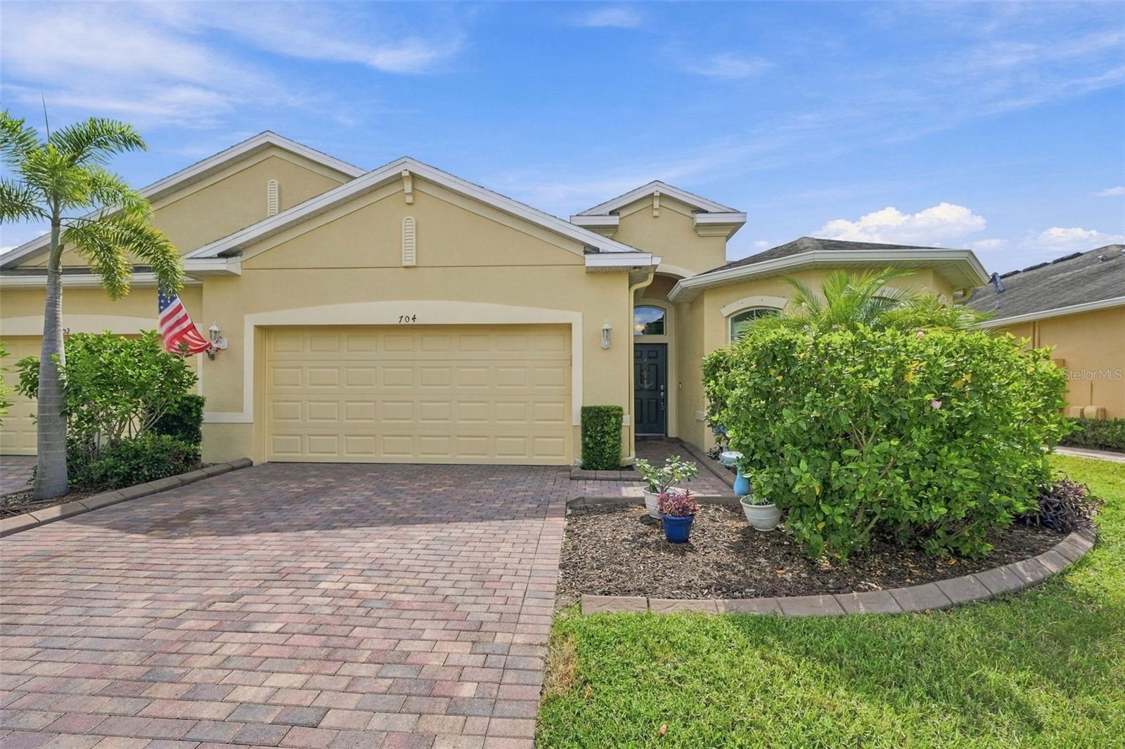 704 Chipper Dr — photo