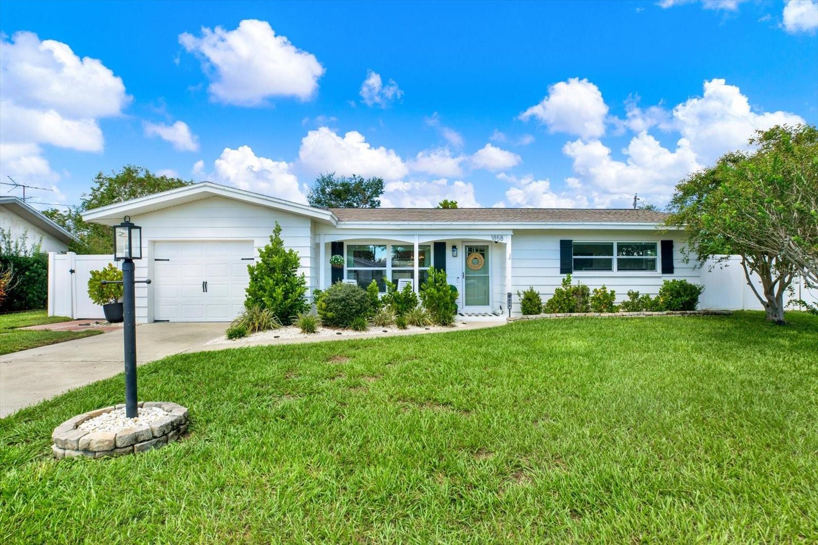1858 Peaceful Ln W — photo