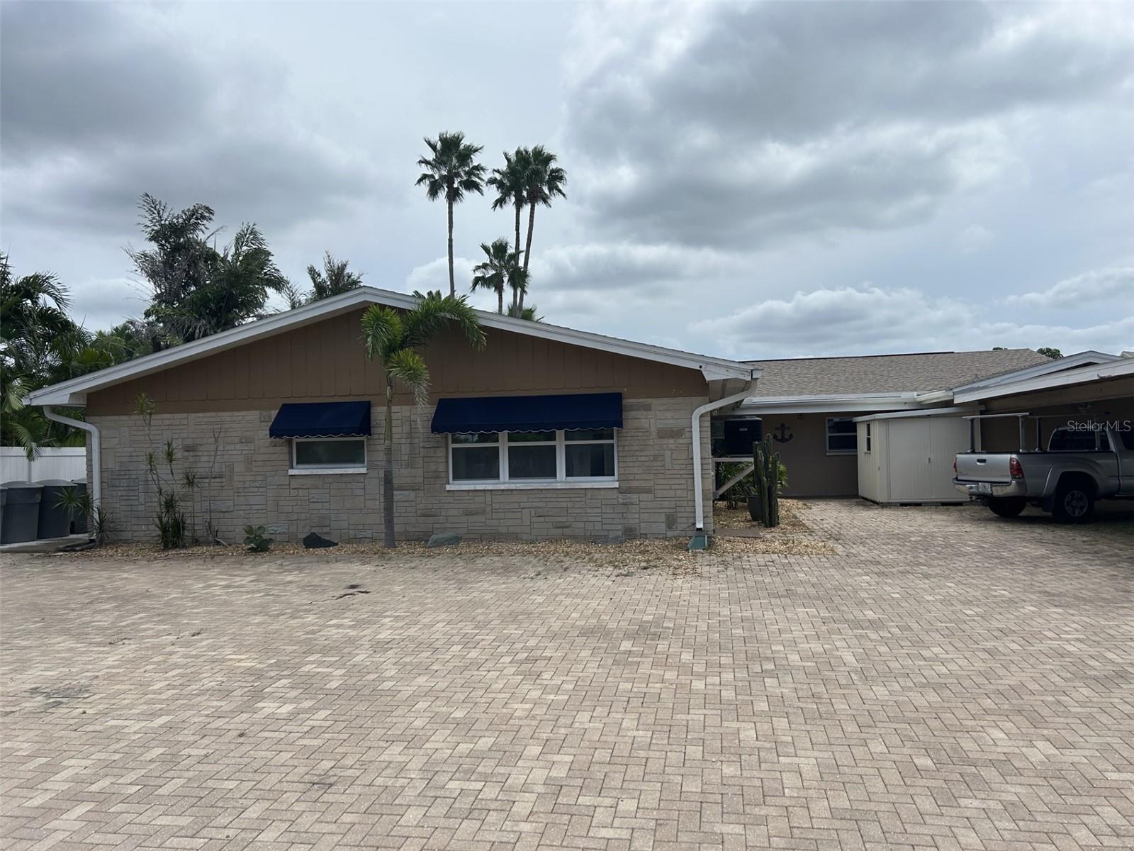 365 Capri Blvd — photo